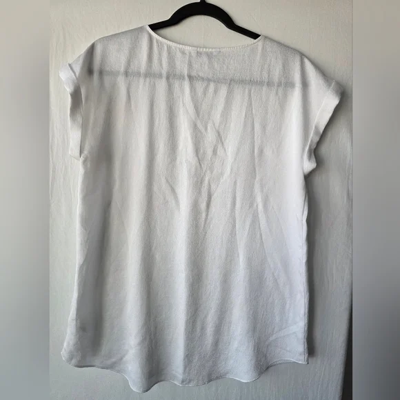 Express White Crisscross V-Neck Blouse Minimalist Chic Quiet Luxury Clean Girl - Picture 2 of 10